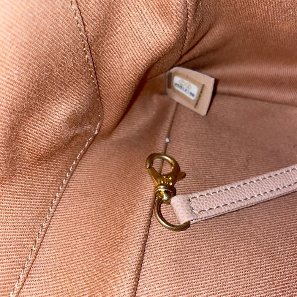 Chanel tote - Picture 9 of 10